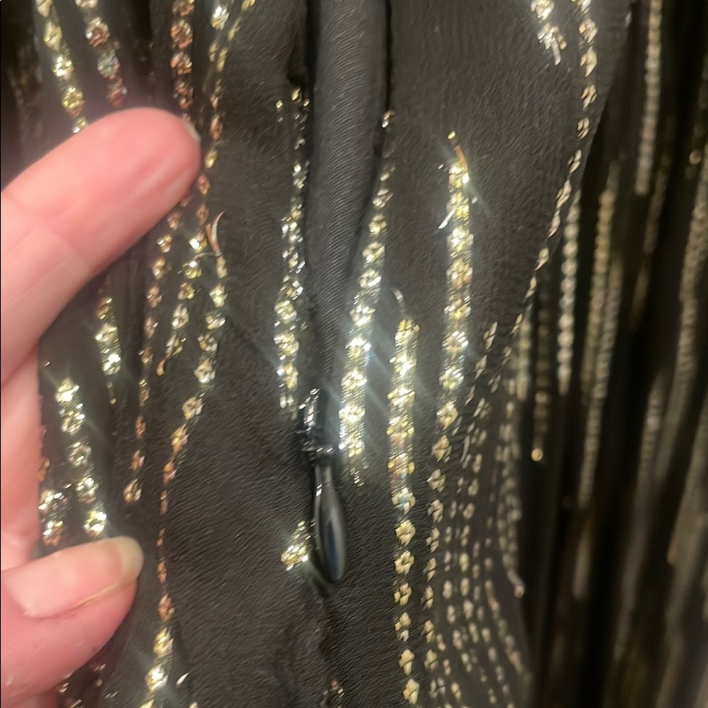Black and Gold Plunge Neck Bishop Sleeve Evening Dress - Picture 11 of 15
